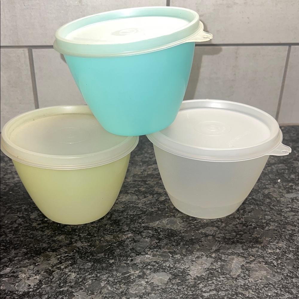 Tupperware Refrigerator Bowls. Trio in Pastel Hues.  Very good condition